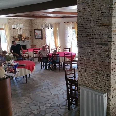 Margjeka 3* Βαλμπόνα