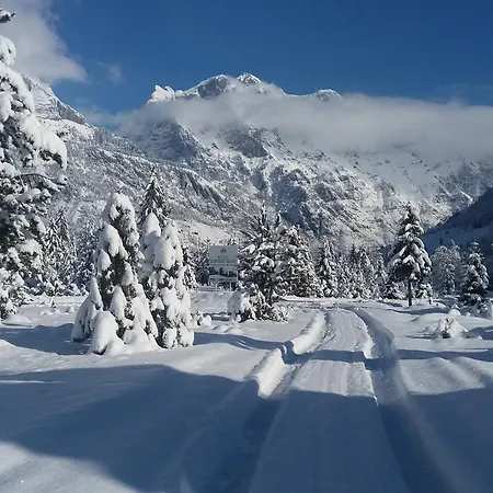 Margjeka מלון 3*