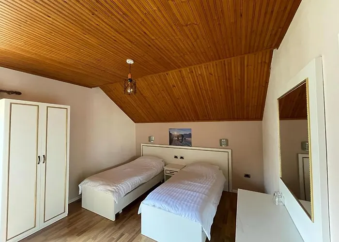 Margjeka فندق 3*