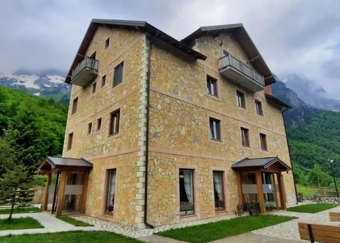 Margjeka فالبني