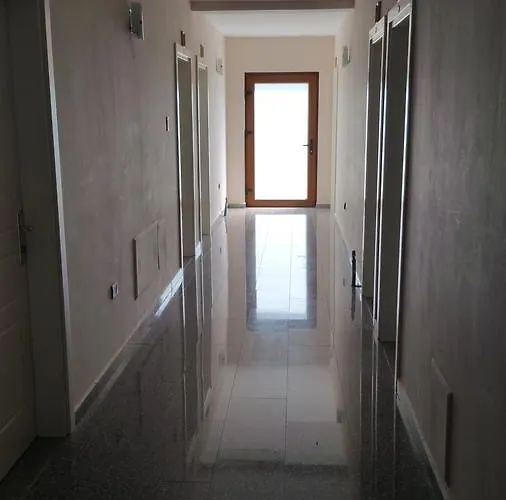 Margjeka فالبني