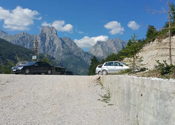 فندق Margjeka فالبني